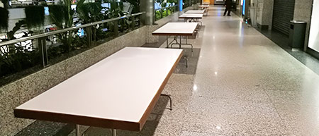 Alquiler de mesas y tableros para eventos en Madrid.