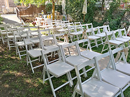 Alquiler de sillas para bodas.